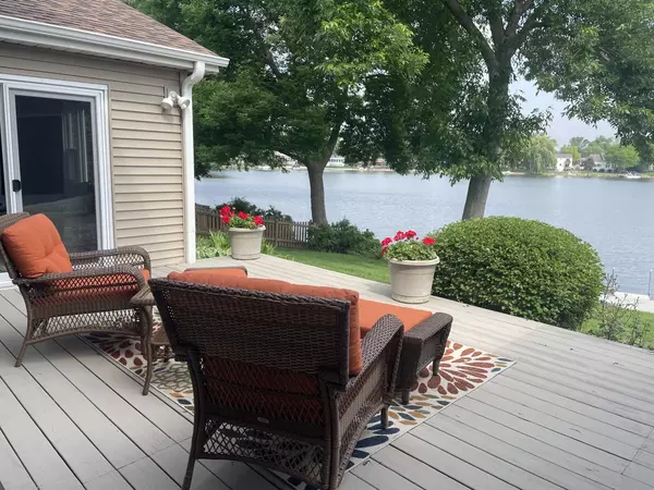 Lindenhurst, IL 60046,2212 High Point DR