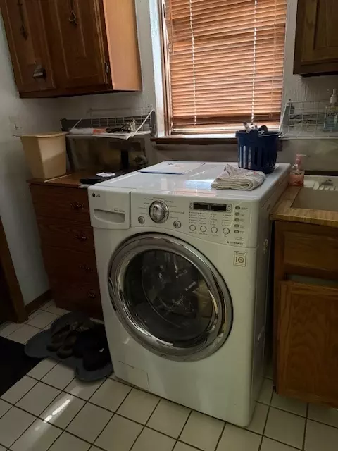 Mount Prospect, IL 60056,2952 Briarwood DR