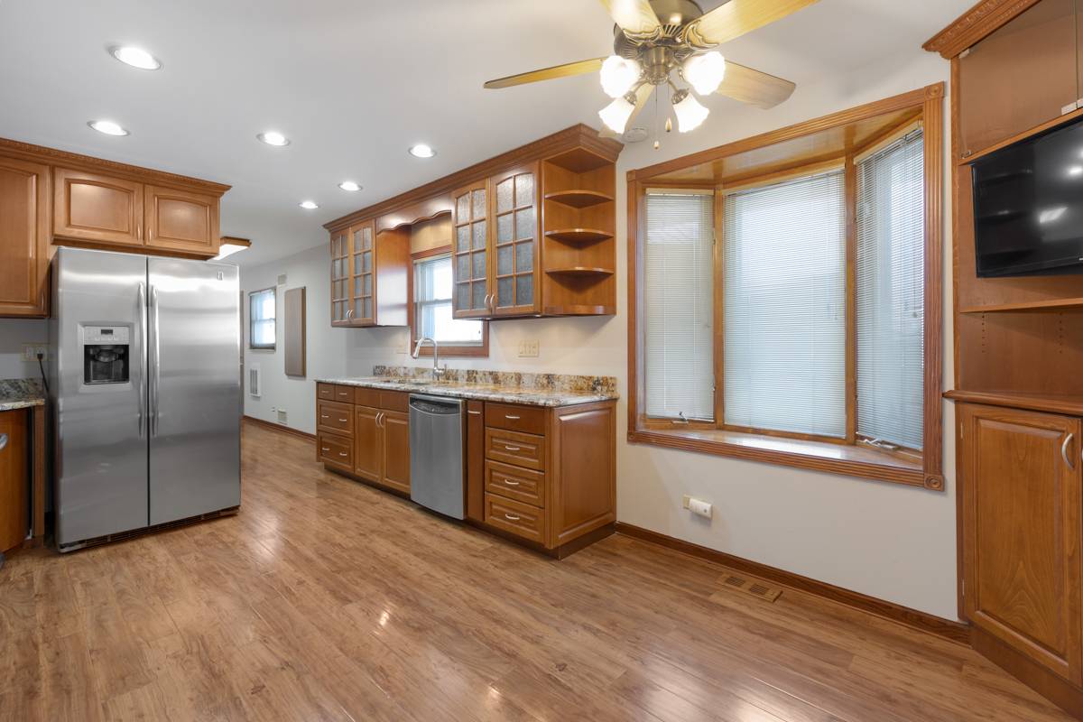 Elk Grove Village, IL 60007,1141 Hartford LN