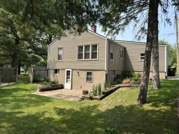 Cherry Valley, IL 61016,727 Elgin ST