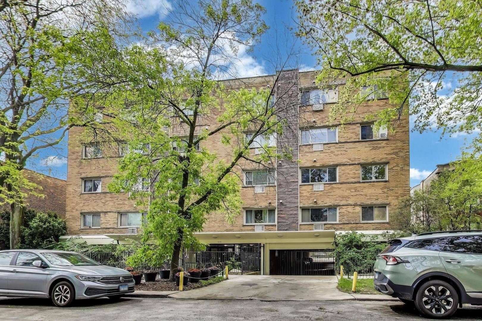 1415 W Lunt AVE #203, Chicago, IL 60626