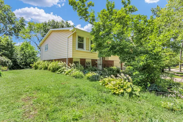 Urbana, IL 61801,309 E McHenry ST