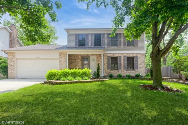 8885 Dryden ST, Woodridge, IL 60517