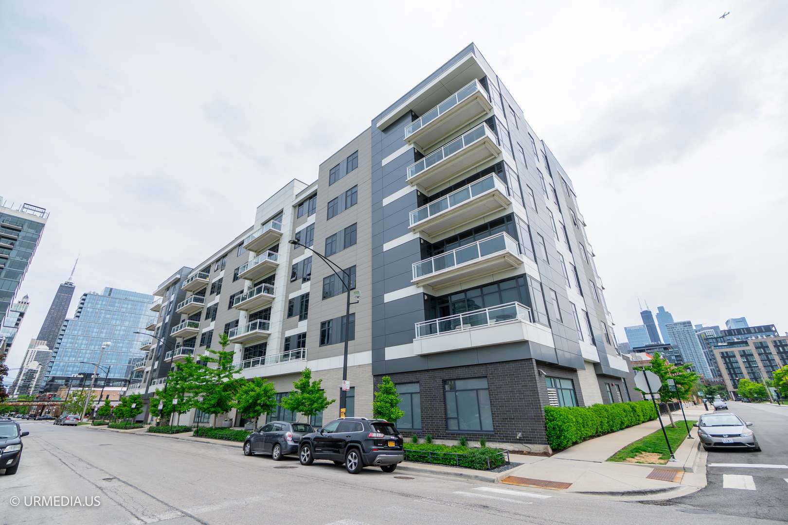367 W Locust ST #202, Chicago, IL 60610