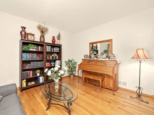 Chicago, IL 60655,3445 W 114th ST