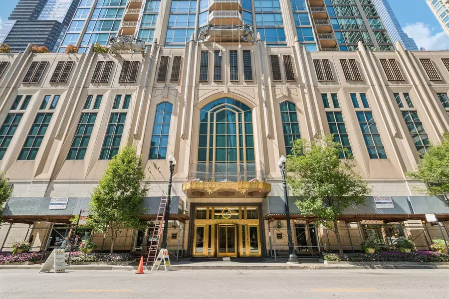 21 E HURON ST #1806, Chicago, IL 60611