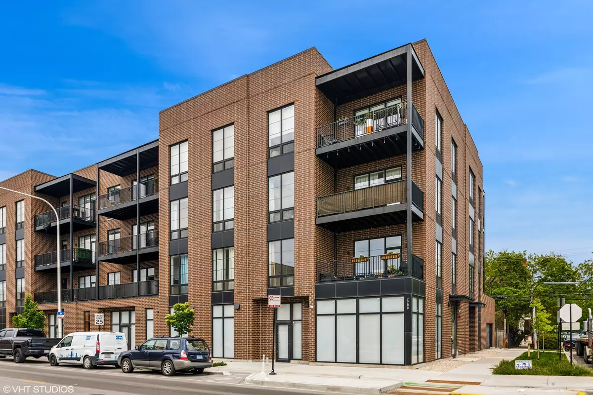 Chicago, IL 60612,504 N Leavitt ST #401