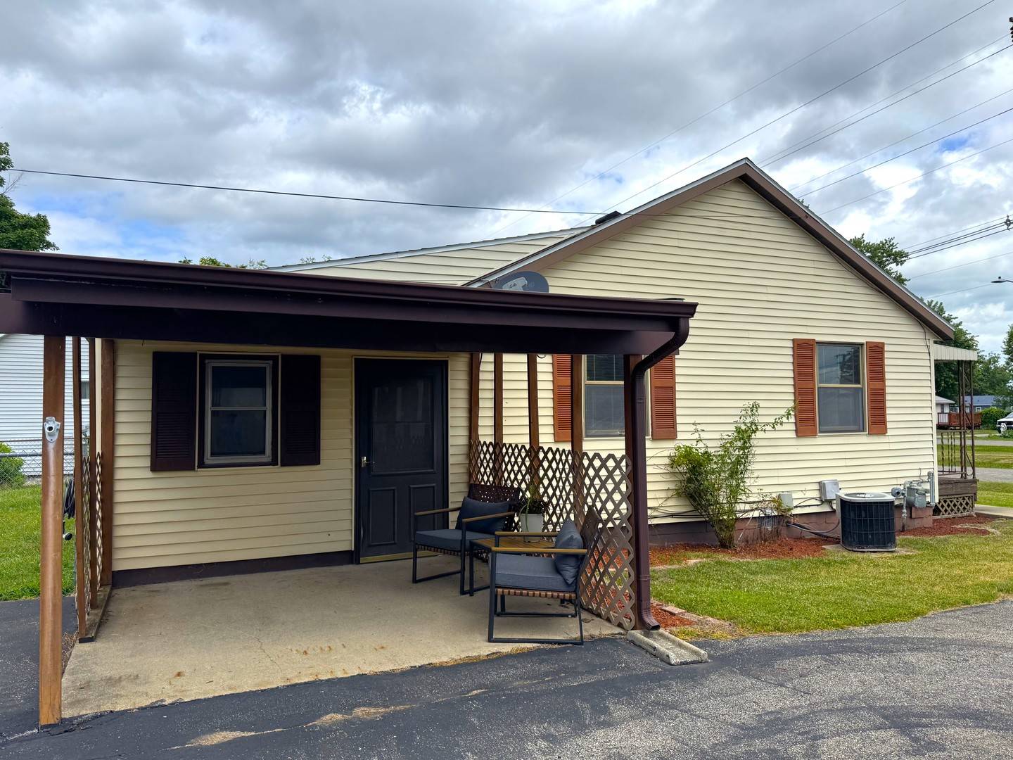 Tilton, IL 61833,405 Atwood ST