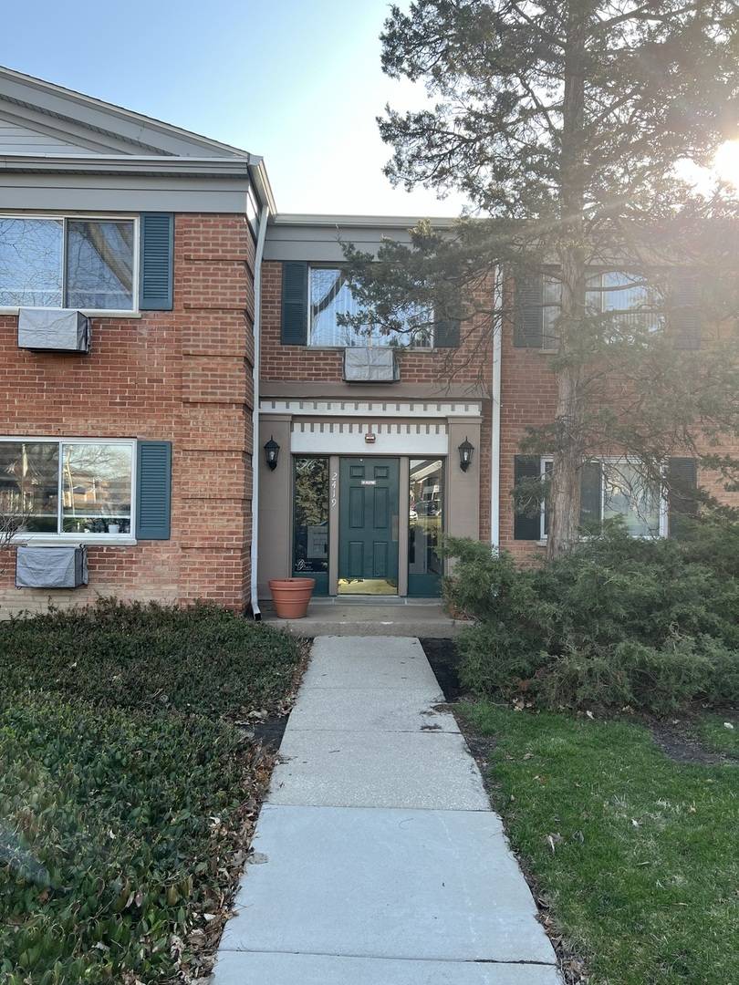 2419 S GOEBBERT RD #210, Arlington Heights, IL 60005