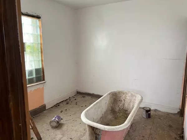 Chicago, IL 60619,8032 S King DR