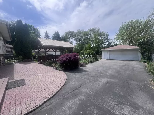Oak Lawn, IL 60453,7011 Avon AVE