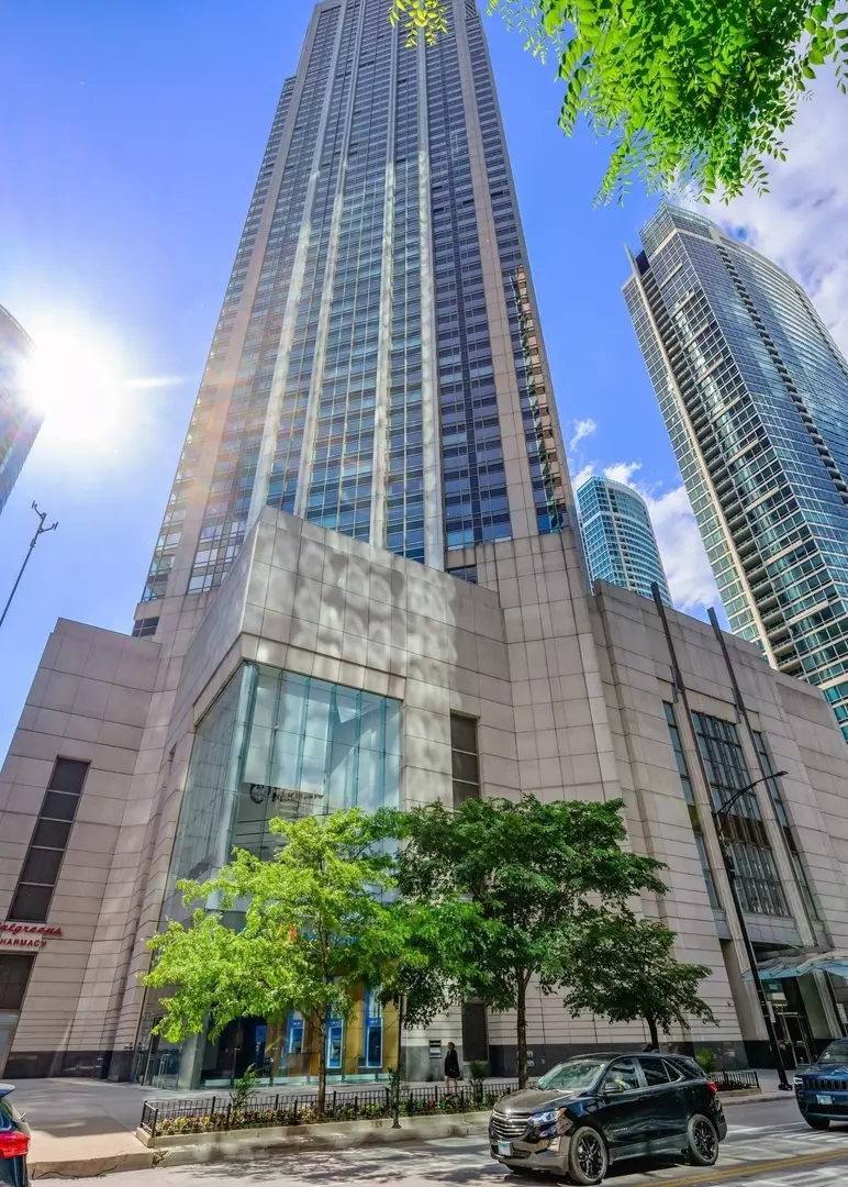Chicago, IL 60611,512 N McClurg CT #1009