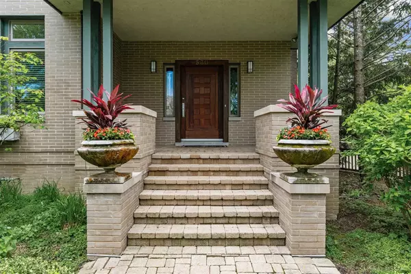 Kenilworth, IL 60043,530 ESSEX RD