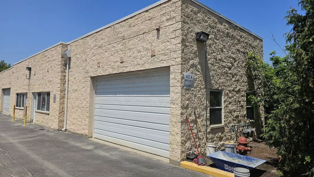 600 N Waukegan RD #4, Northbrook, IL 60062