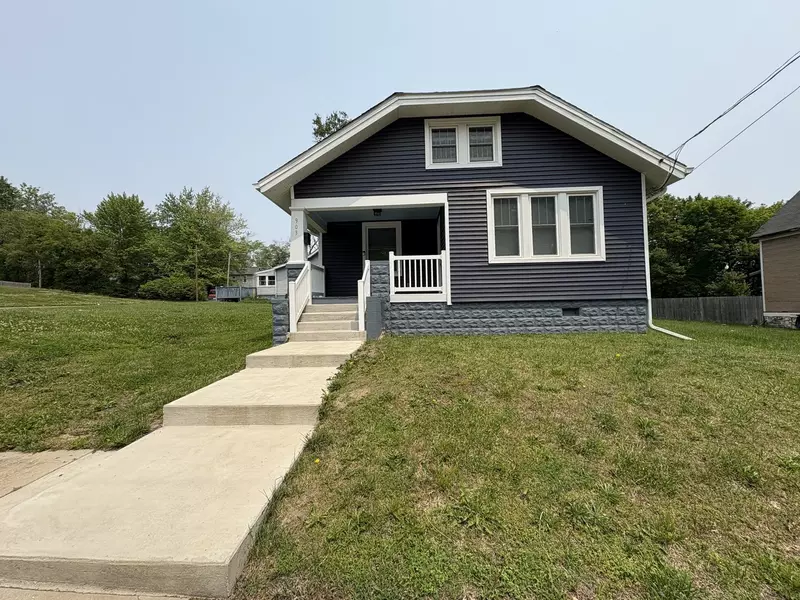 903 E Behrends AVE, Peoria, IL 61603