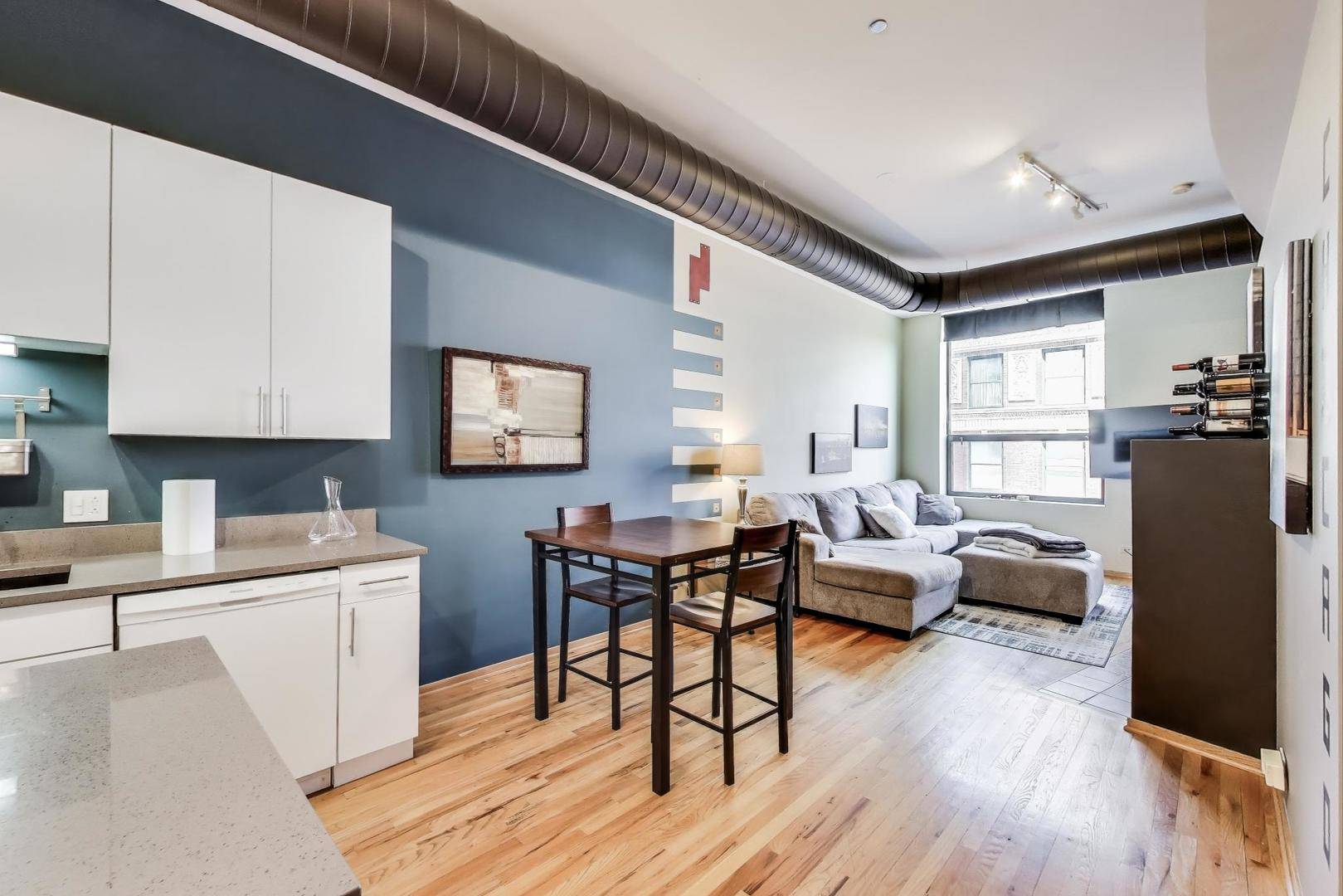 Chicago, IL 60605,910 S MICHIGAN AVE #1005
