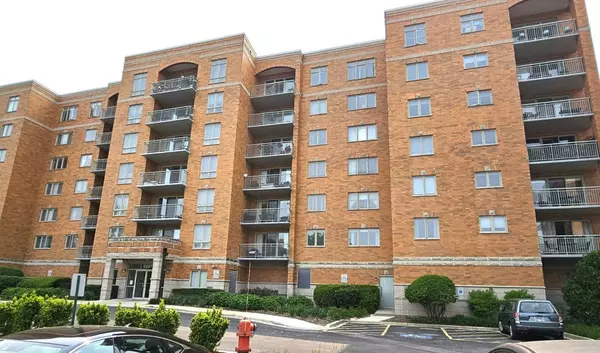 6807 N Milwaukee AVE #303, Niles, IL 60714