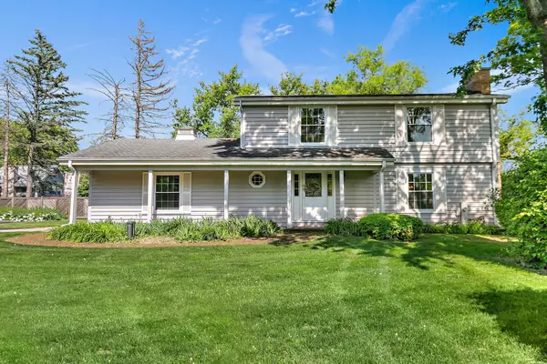 5 Hawthorne RD, Barrington, IL 60010