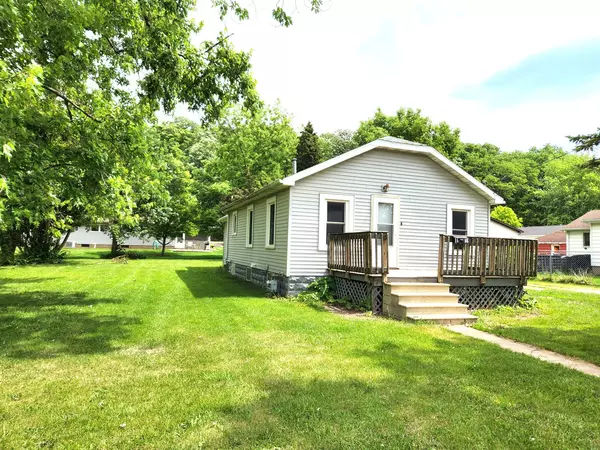 1198 E Bluff ST, Marseilles, IL 61341