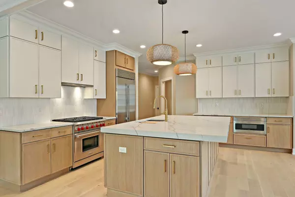 571 Mill ST #1, Fontana, WI 53125