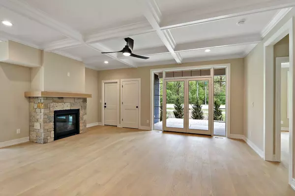 Fontana, WI 53125,571 Mill ST #1