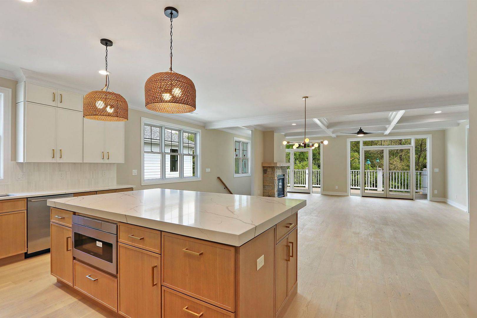 Fontana, WI 53125,571 Mill ST #2