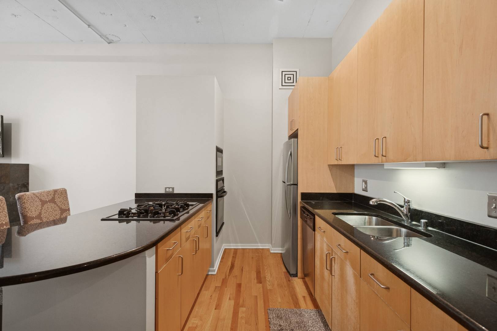 Chicago, IL 60606,130 S Canal ST #210