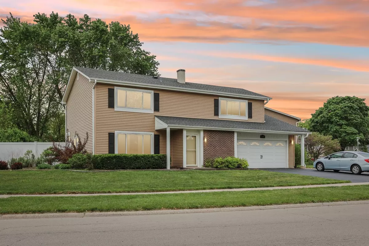 Bartlett, IL 60103,719 Coral AVE