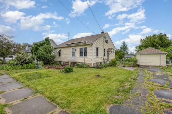 424 Robinson ST, Earlville, IL 60518