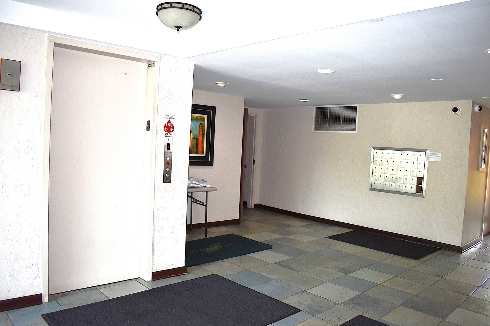 Lombard, IL 60148,2201 S STEWART AVE #5H