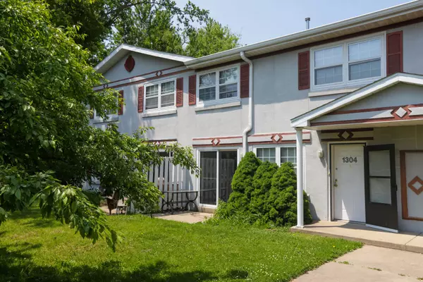 1304 Green Meadow LN, Harvard, IL 60033