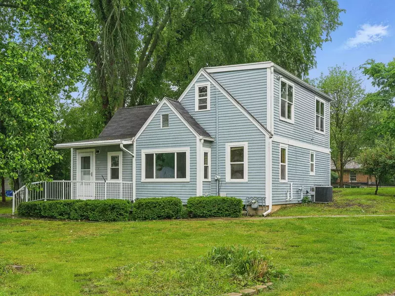 318 David CT, Island Lake, IL 60042