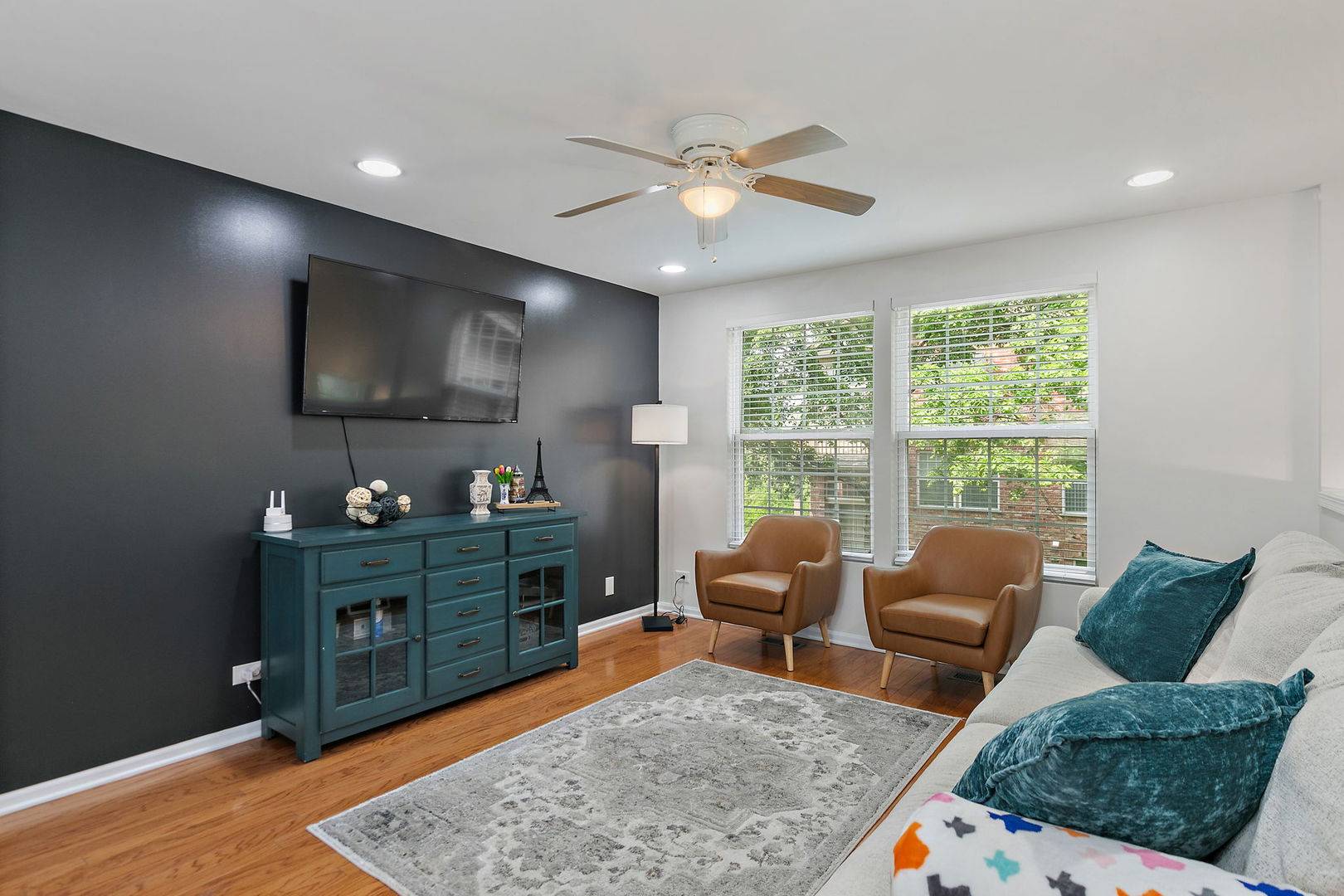 Wood Dale, IL 60191,131 Bristol LN #2