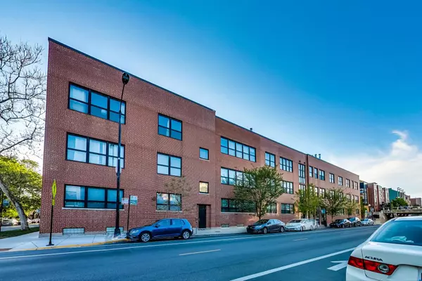 Chicago, IL 60647,1728 N Damen AVE #215