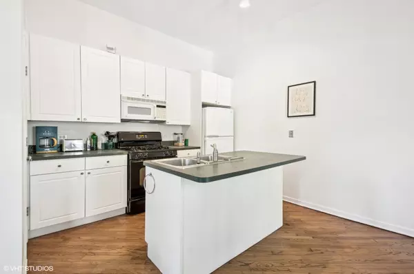 Chicago, IL 60622,614 N Paulina ST