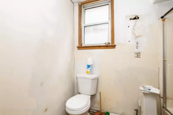 Chicago, IL 60640,4652 N Magnolia AVE