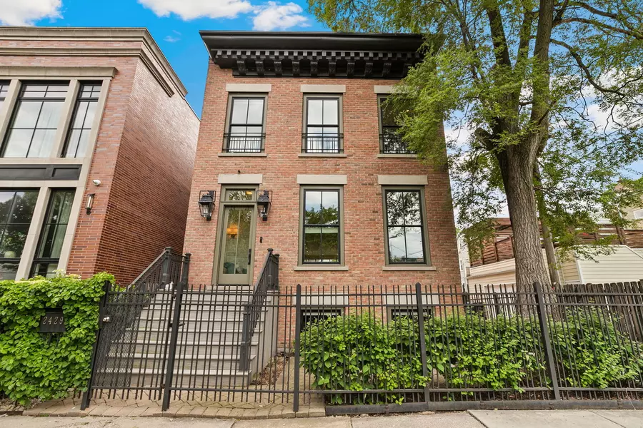 2429 W Belden AVE, Chicago, IL 60647
