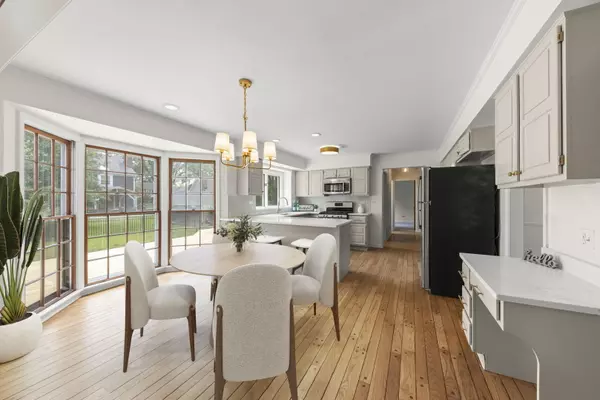 Wheaton, IL 60189,1963 Bedford CT