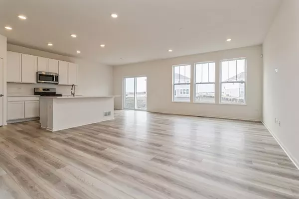 Volo, IL 60020,331 Red Oak CIR #304