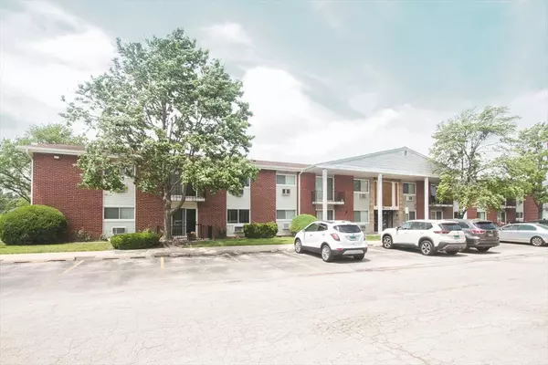 Des Plaines, IL 60016,9204 Bumble Bee DR #1H