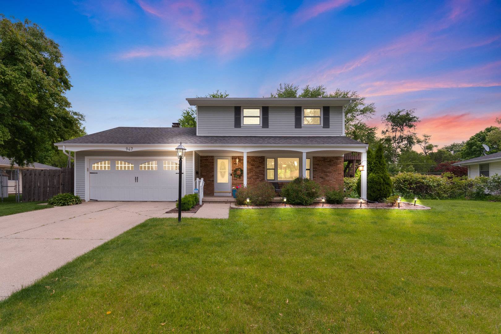 947 Carol AVE, Elgin, IL 60123