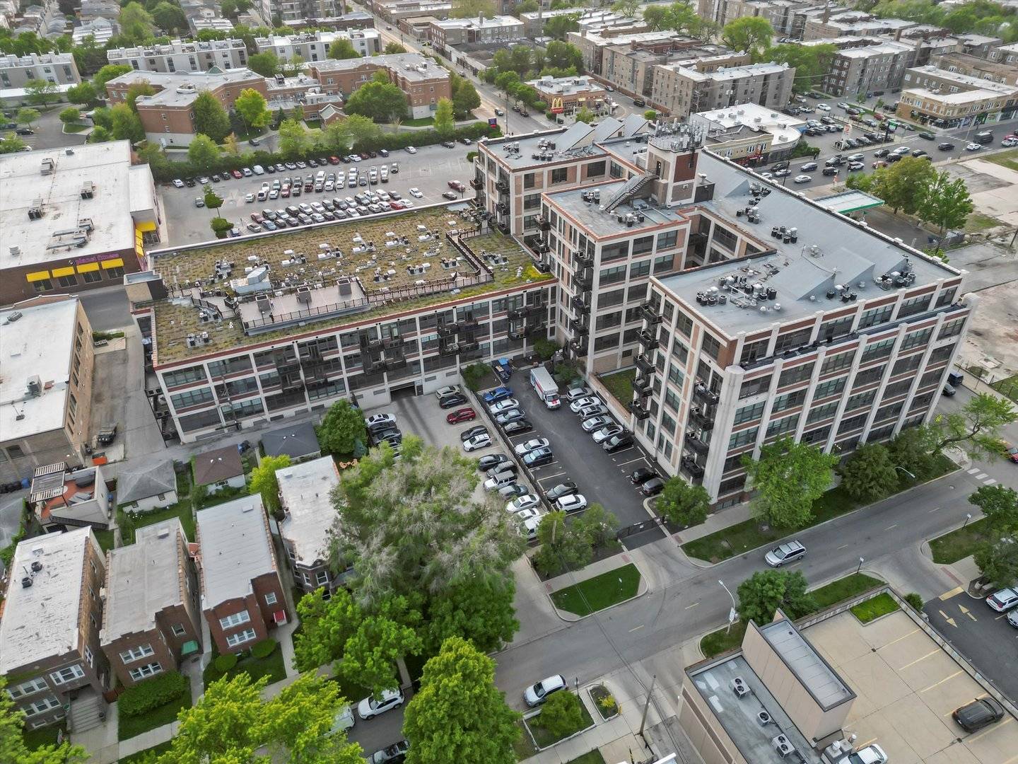 Chicago, IL 60618,3963 W Belmont AVE #518
