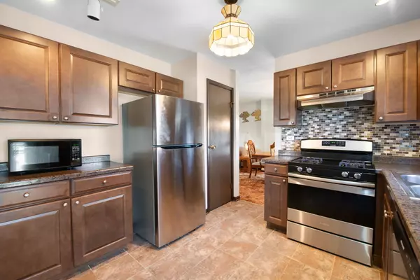 Bolingbrook, IL 60440,269 Yellow Pine DR