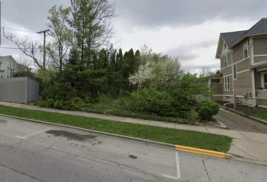 231 W Downer PL, Aurora, IL 60506