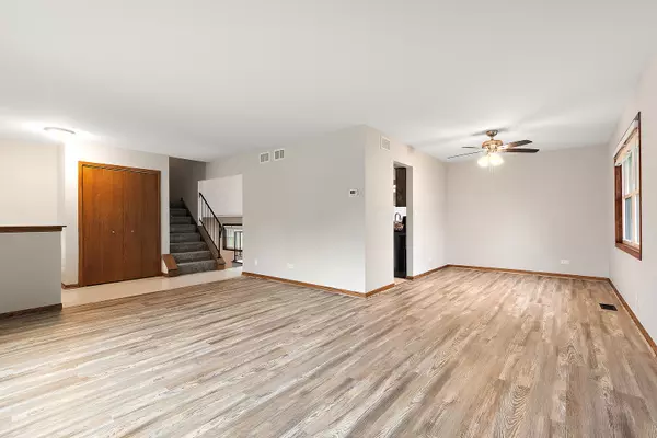 Frankfort, IL 60423,20427 S White Fence CT