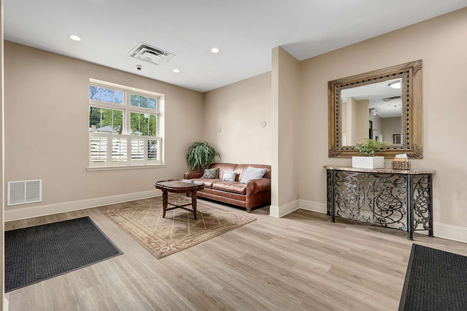Downers Grove, IL 60515,965 Rogers ST #208