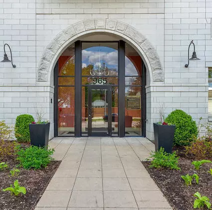 Downers Grove, IL 60515,965 Rogers ST #208