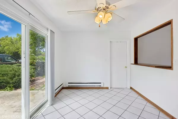 Wauconda, IL 60084,325 Larkdale Row