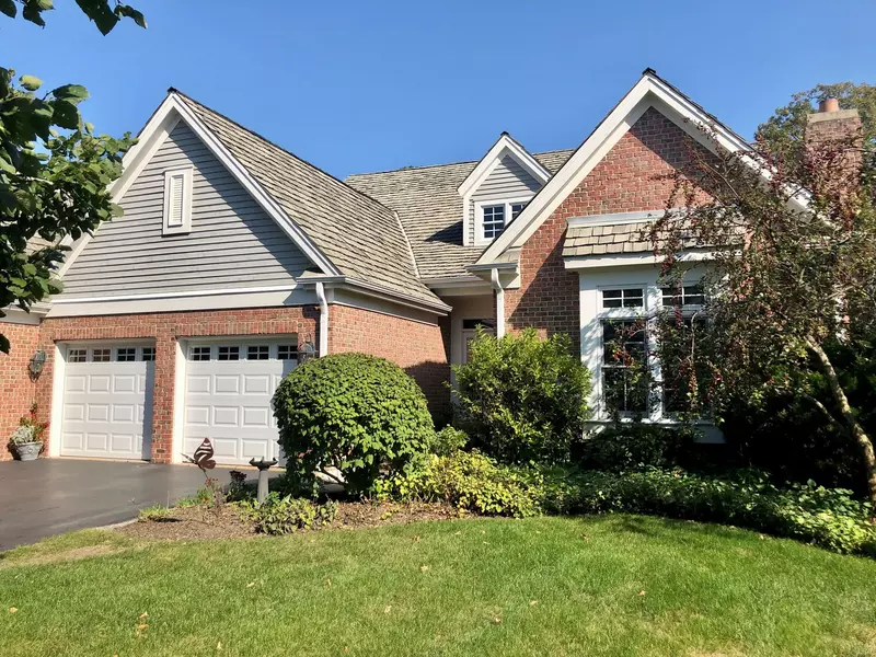 155 Bradford CT, Lake Forest, IL 60045