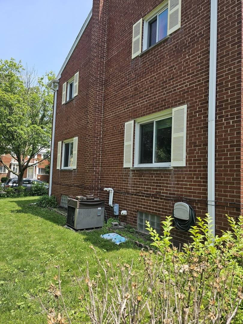 4825 Davis ST, Skokie, IL 60077